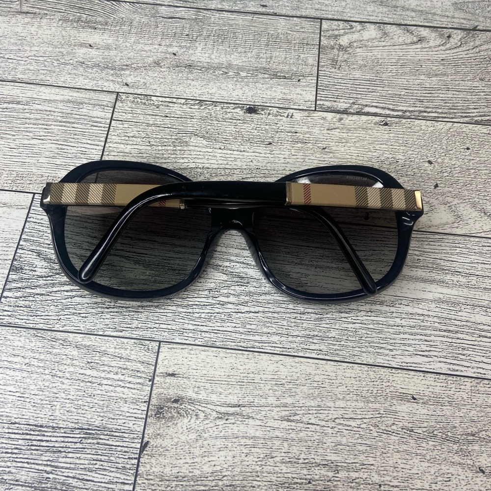 Burberry Sunglasses - Picture 3 of 8